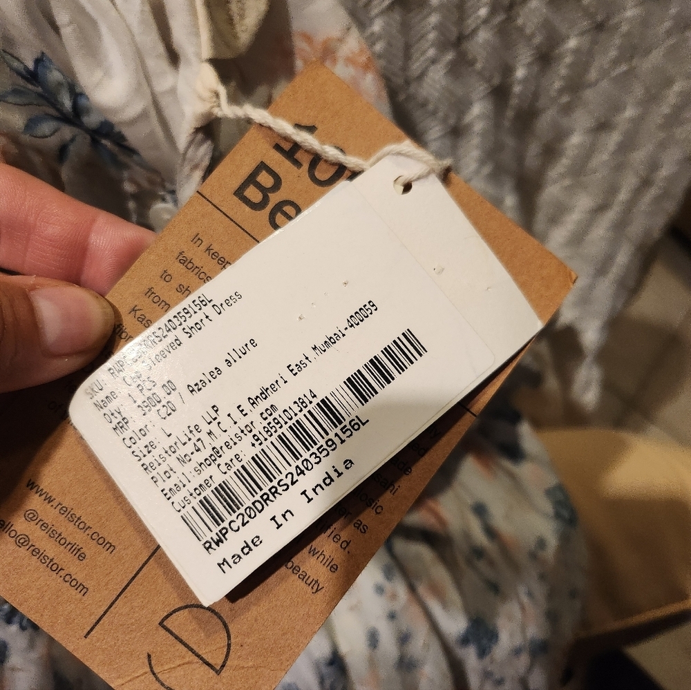 Reistor Cap Sleeved Short floral Dress Size L - Picture 5 of 6